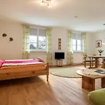 Apartamento Am Schloss Heiligenborn