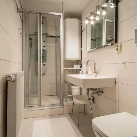 Am Schloss * Heiligenborn